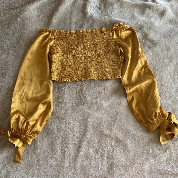 Fashion Nova Gold Long Sleeve Crop Top - Picture 3 of 6